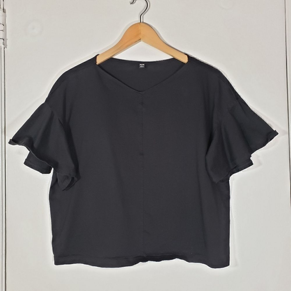 Uniqlo Black Ruffle Sleeve Crop Blouse Size L